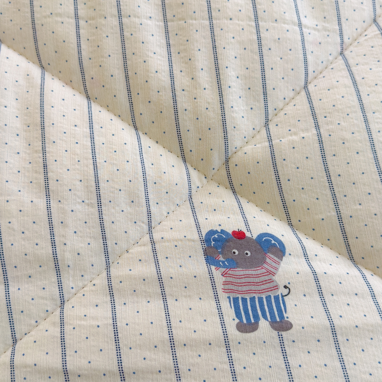 91家纺网 家纺一手货源 找家纺 弗苓家纺 2025新款A类云感有氧双层纱冬被被子被芯 条纹小象