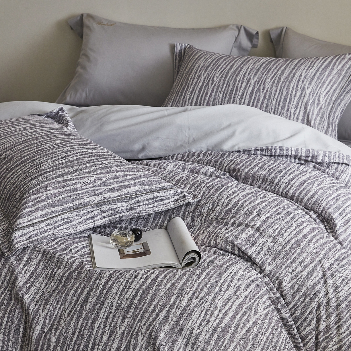 91家纺网 家纺一手货源 找家纺 XIWEN-希文家纺 2025秋冬新款全棉纯棉生态磨毛印花四件套 艺述