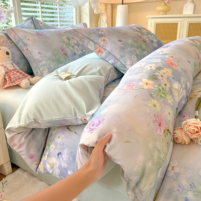 91家纺网 家纺一手货源 找家纺 巧玲珑 2025新款100%数码印花生态AB版四件套 曲悠