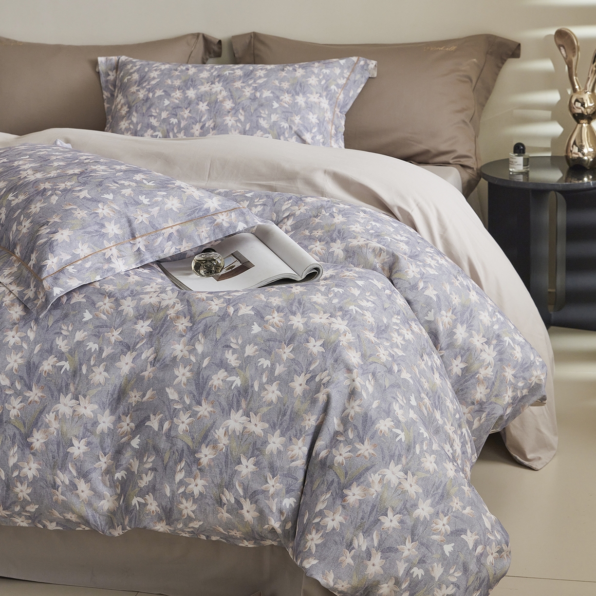 91家纺网 家纺一手货源 找家纺 XIWEN-希文家纺 2025秋冬新款全棉纯棉生态磨毛印花四件套 雨晴-灰