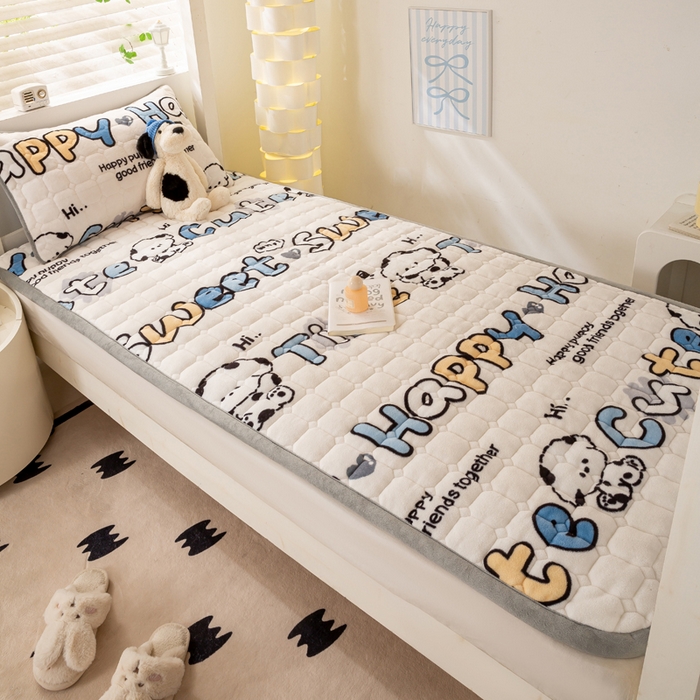 91家纺网 家纺一手货源 找家纺 （总）宅部落 2025新款学生宿舍牛奶绒床垫保暖床褥子夹棉加厚印花床护垫