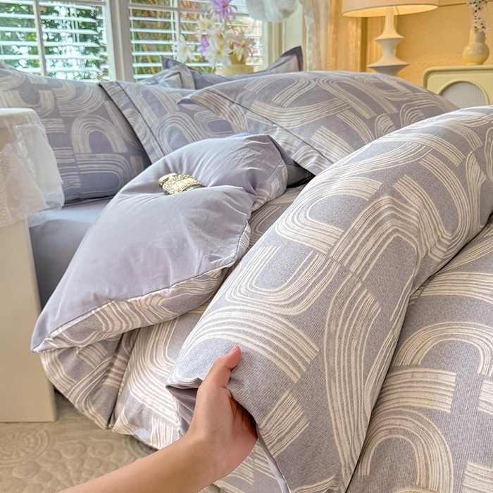 91家纺网 家纺一手货源 找家纺 巧玲珑 2025新款100%数码印花生态AB版四件套 薇语