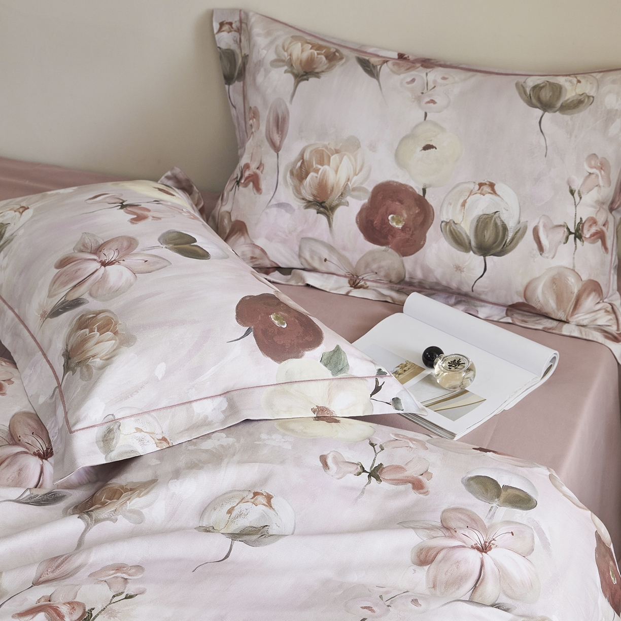 91家纺网 家纺一手货源 找家纺 XIWEN-希文家纺 2025秋冬新款全棉纯棉生态磨毛印花四件套 鸢香（豆沙）