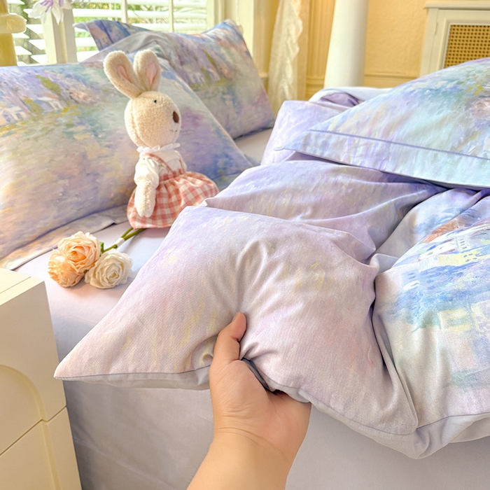 91家纺网 家纺一手货源 找家纺 巧玲珑 2025新款100%数码印花生态AB版四件套 雪宁