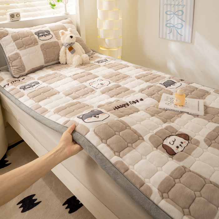 91家纺网 家纺一手货源 找家纺 （总）宅部落 2025新款学生宿舍牛奶绒床垫保暖床褥子夹棉加厚印花床护垫