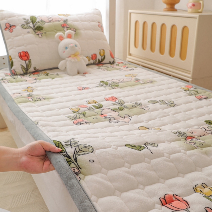 91家纺网 家纺一手货源 找家纺 （总）宅部落 2025新款学生宿舍牛奶绒床垫保暖床褥子夹棉加厚印花床护垫