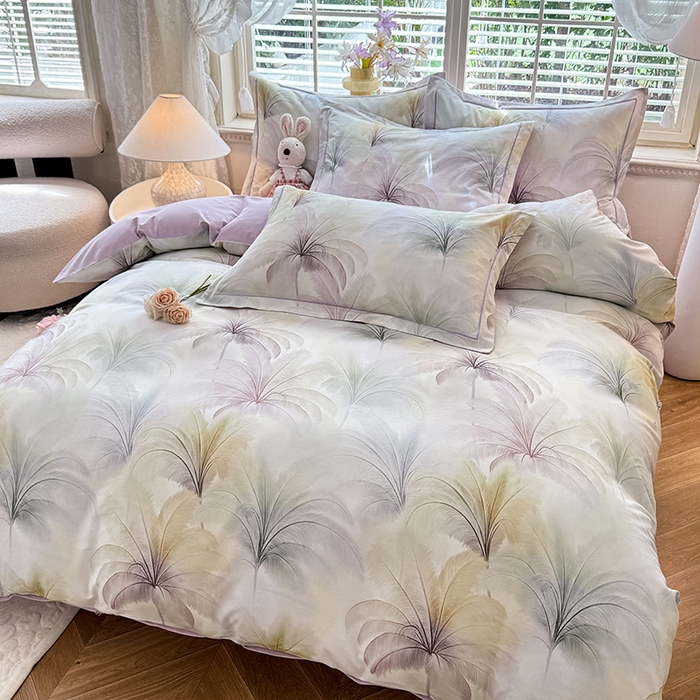 91家纺网 家纺一手货源 找家纺 巧玲珑 2025新款100%数码印花生态AB版四件套 茵茵花季