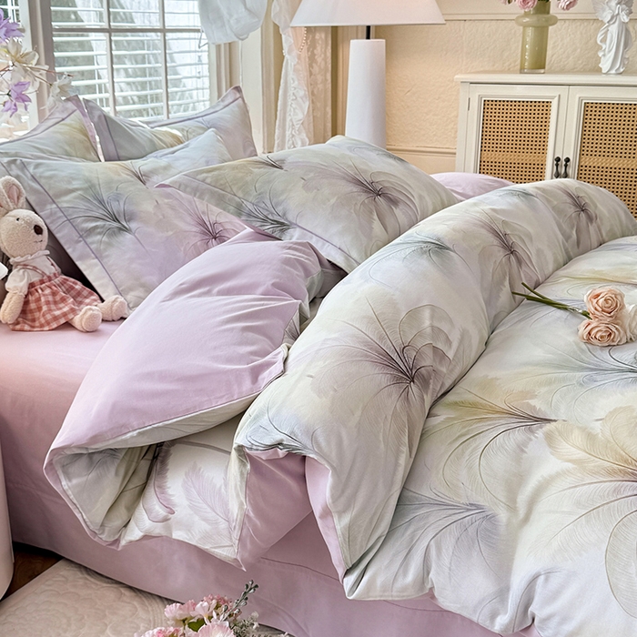 91家纺网 家纺一手货源 找家纺 巧玲珑 2025新款100%数码印花生态AB版四件套 茵茵花季