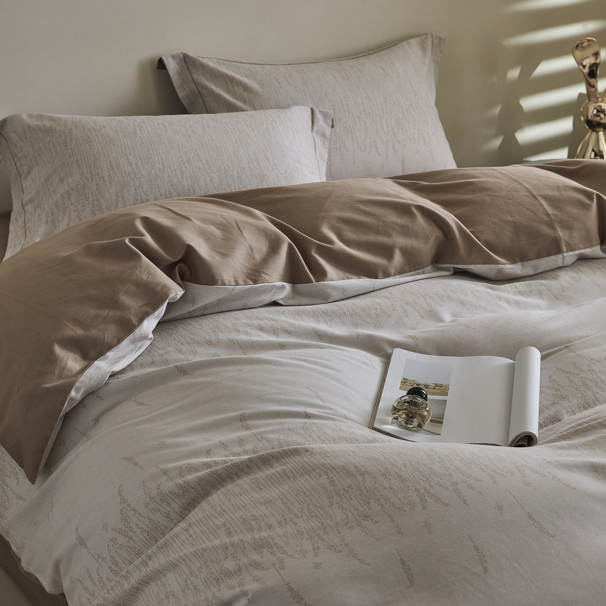 91家纺网 家纺一手货源 找家纺 XIWEN-希文家纺 2025秋冬新款全棉纯棉生态磨毛印花四件套 长相依咖