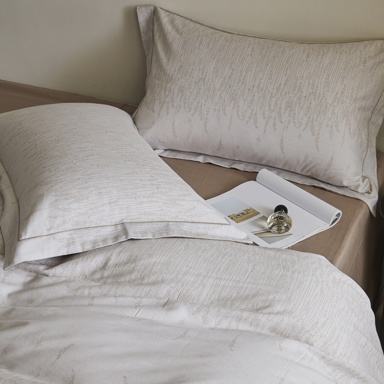 91家纺网 家纺一手货源 找家纺 XIWEN-希文家纺 2025秋冬新款全棉纯棉生态磨毛印花四件套 长相依咖