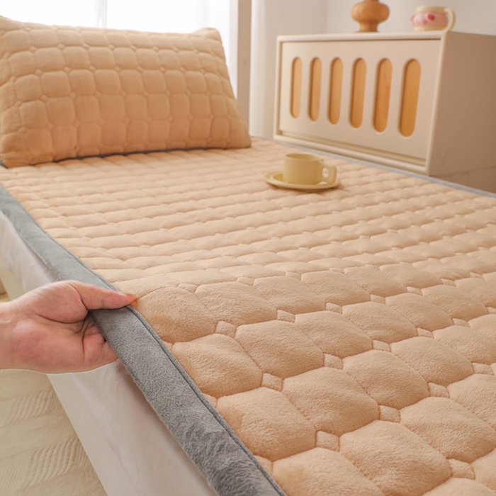 91家纺网 家纺一手货源 找家纺 （总）宅部落 2025新款学生宿舍牛奶绒床垫保暖床褥子夹棉加厚印花床护垫