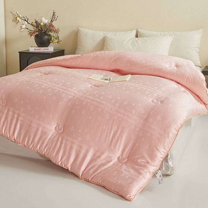 91家纺网 家纺一手货源 找家纺 寐居家纺 2025新款莫代尔提花被子被芯 蝶梦-粉