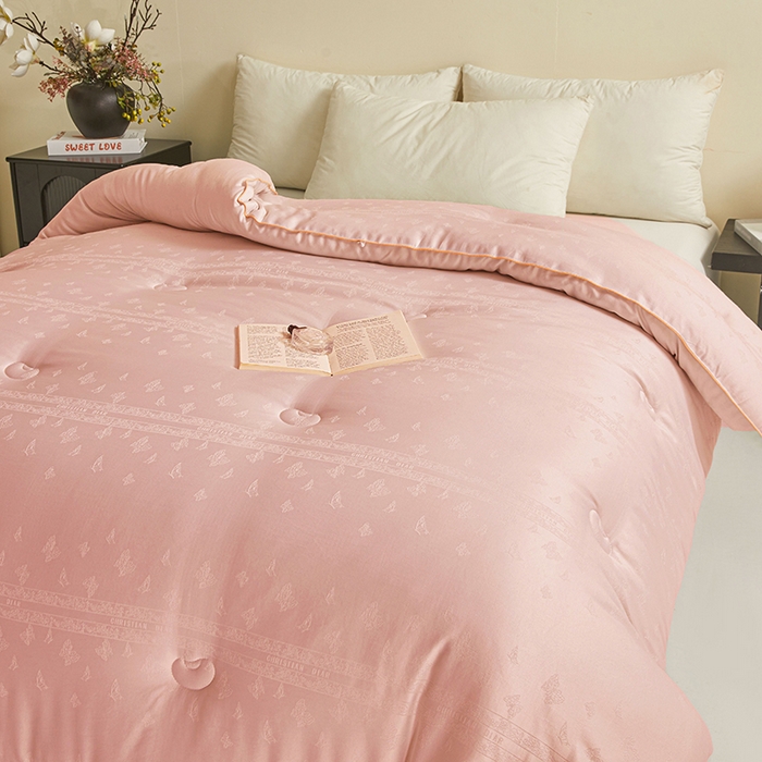 91家纺网 家纺一手货源 找家纺 寐居家纺 2025新款莫代尔提花被子被芯 蝶梦-粉