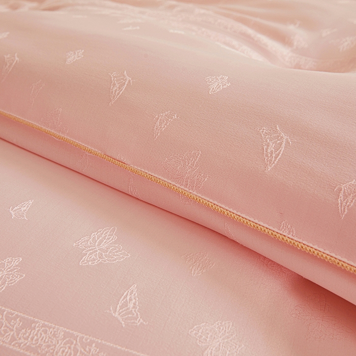 91家纺网 家纺一手货源 找家纺 寐居家纺 2025新款莫代尔提花被子被芯 蝶梦-粉