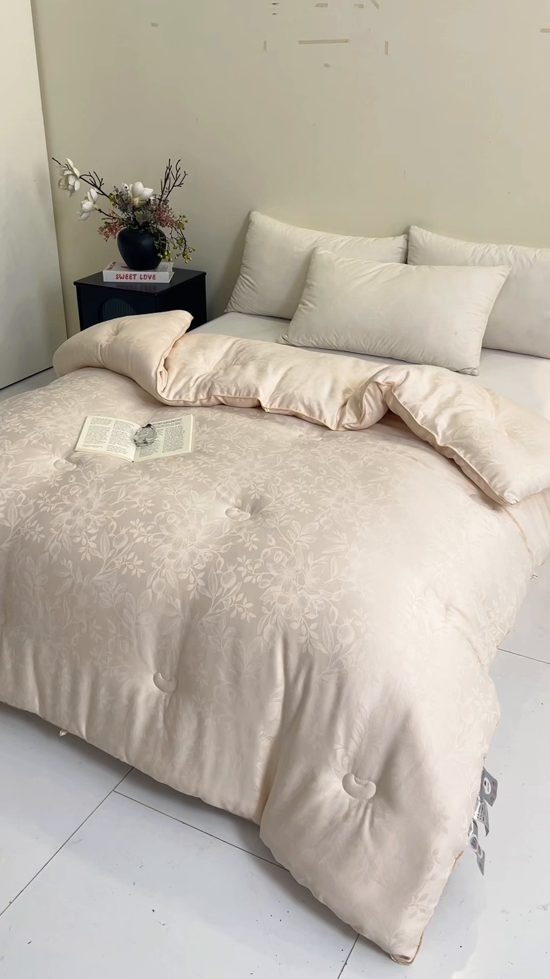 91家纺网 家纺一手货源 找家纺 寐居家纺 2025新款莫代尔提花被子被芯 叶芝-金