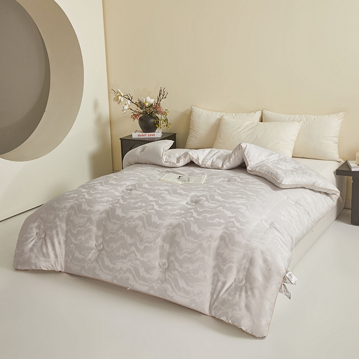 91家纺网 家纺一手货源 找家纺 寐居家纺 2025新款莫代尔提花被子被芯 云馥-灰