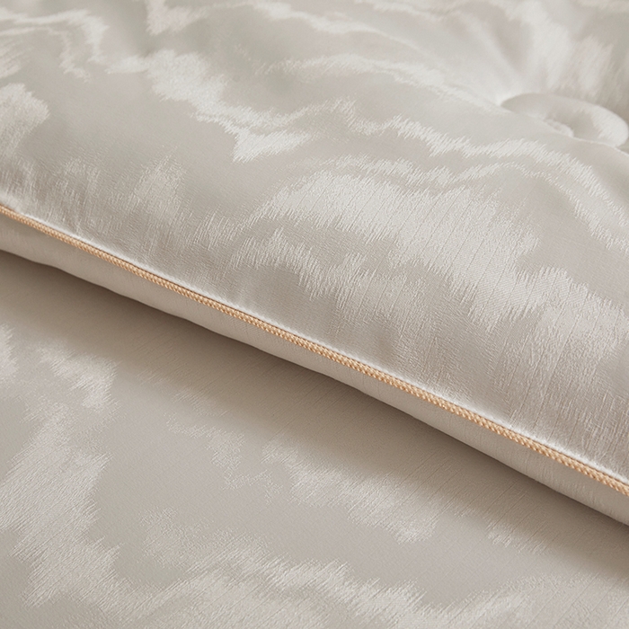 91家纺网 家纺一手货源 找家纺 寐居家纺 2025新款莫代尔提花被子被芯 云馥-灰