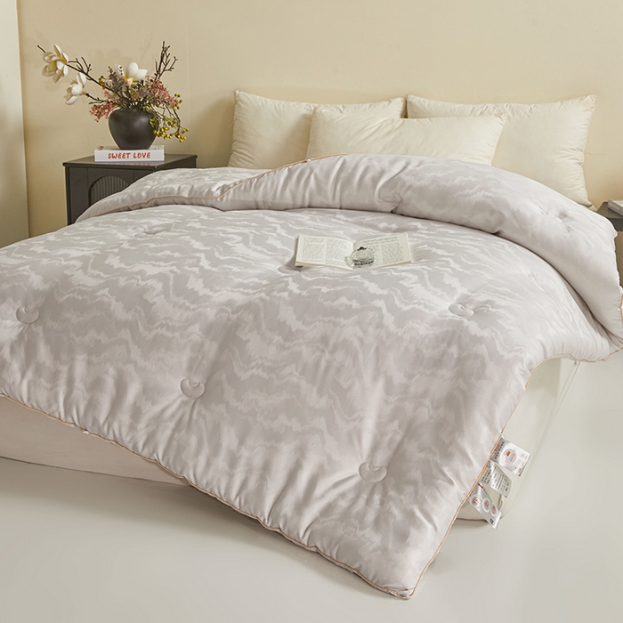 91家纺网 家纺一手货源 找家纺 寐居家纺 2025新款莫代尔提花被子被芯 云馥-灰