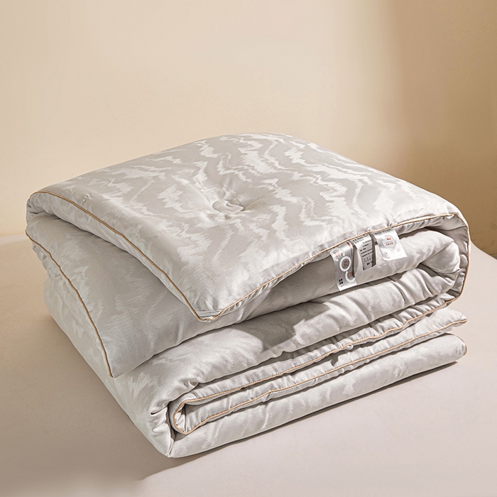 91家纺网 家纺一手货源 找家纺 寐居家纺 2025新款莫代尔提花被子被芯 云馥-灰