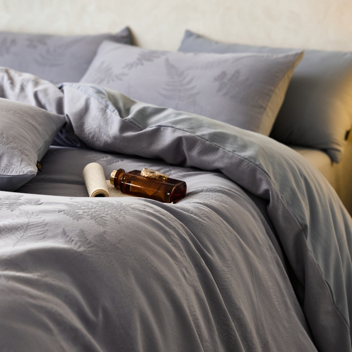 91家纺网 家纺一手货源 找家纺 禾时 2025新款60s轻奢提花磨毛四件套—云杉 云杉-天空蓝