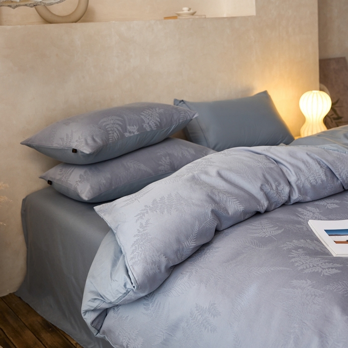 91家纺网 家纺一手货源 找家纺 禾时 2025新款60s轻奢提花磨毛四件套—云杉 云杉-天空蓝