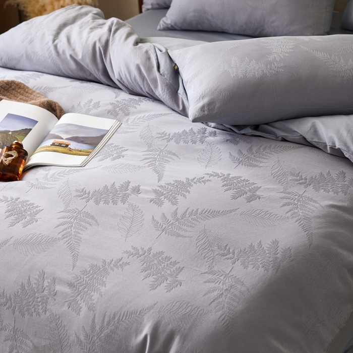 91家纺网 家纺一手货源 找家纺 禾时 2025新款60s轻奢提花磨毛四件套—云杉 云杉-天空蓝