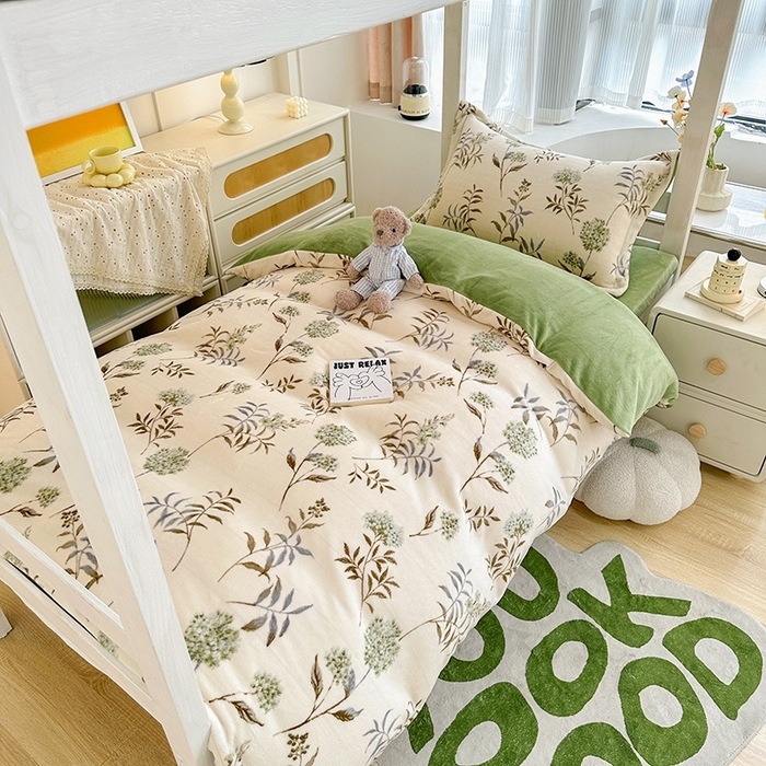 91家纺网 家纺一手货源 找家纺 （总）卡普 2025爆款加厚卡通小清新牛奶绒学生宿舍三件套含棉花胎四件套