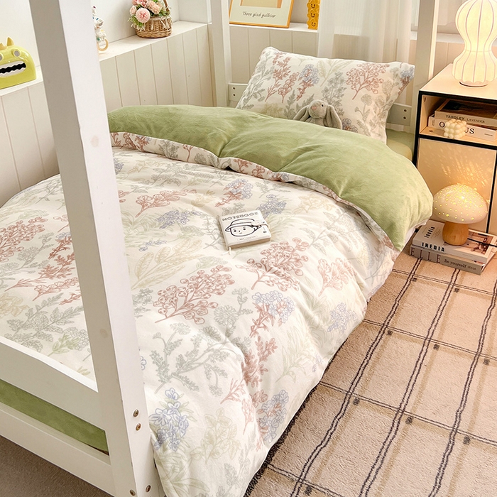 91家纺网 家纺一手货源 找家纺 （总）卡普 2025爆款加厚卡通小清新牛奶绒学生宿舍三件套含棉花胎四件套