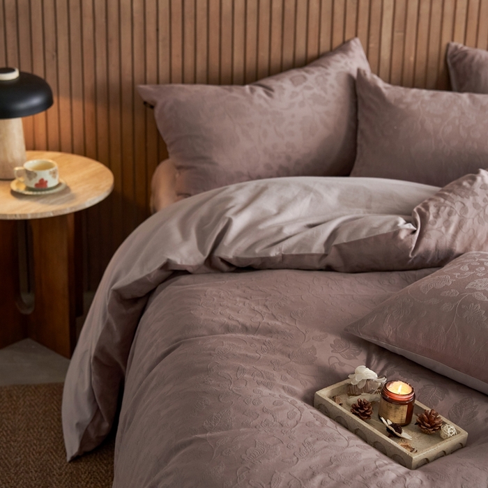 91家纺网 家纺一手货源 找家纺 禾时 2025新款60s轻奢提花磨毛四件套—南风 南风-大地棕