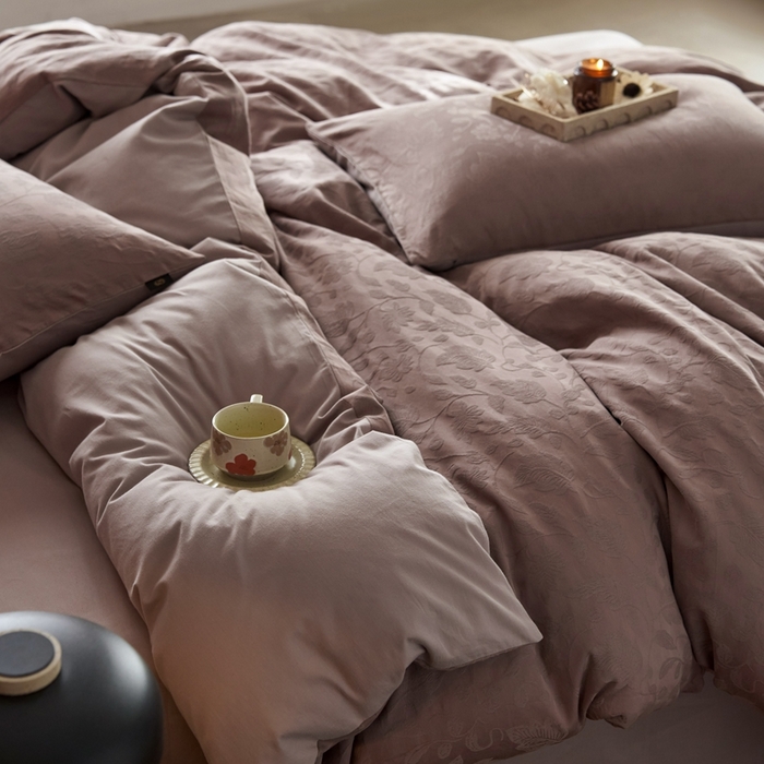 91家纺网 家纺一手货源 找家纺 禾时 2025新款60s轻奢提花磨毛四件套—南风 南风-大地棕