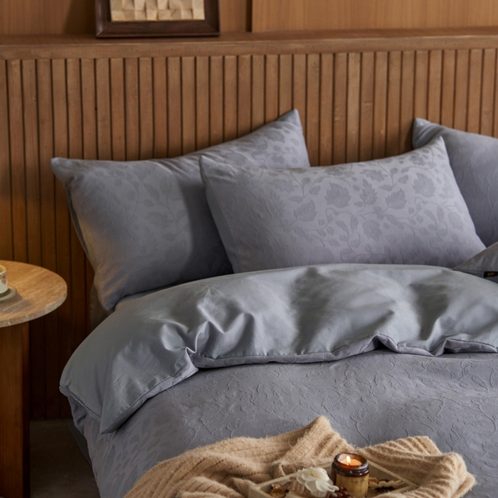 91家纺网 家纺一手货源 找家纺 禾时 2025新款60s轻奢提花磨毛四件套—南风 南风-天空蓝