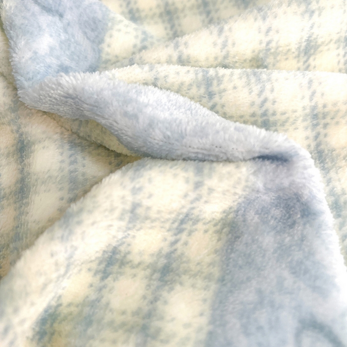 91家纺网 家纺一手货源 找家纺 卡普二店 2024新款牛奶绒学生三件套系列 蝶舞格韵