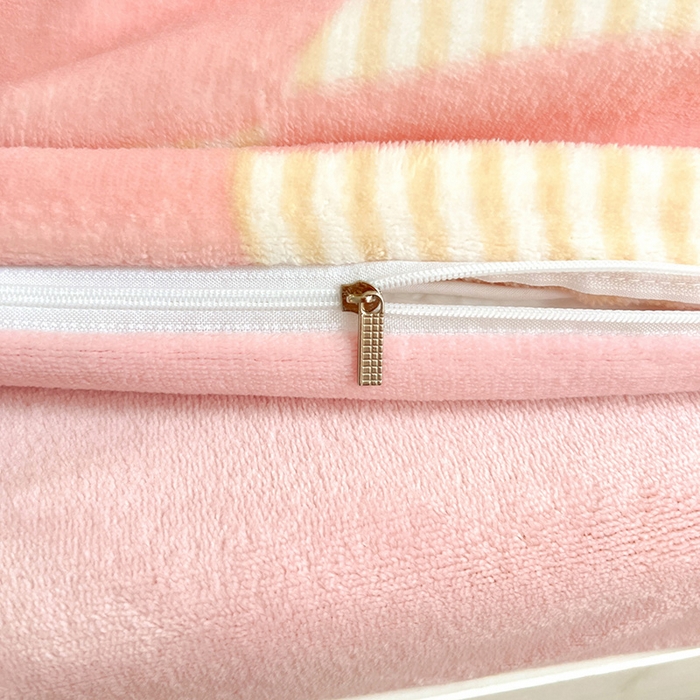 91家纺网 家纺一手货源 找家纺 卡普二店 2024新款牛奶绒学生三件套系列 粉熊猫