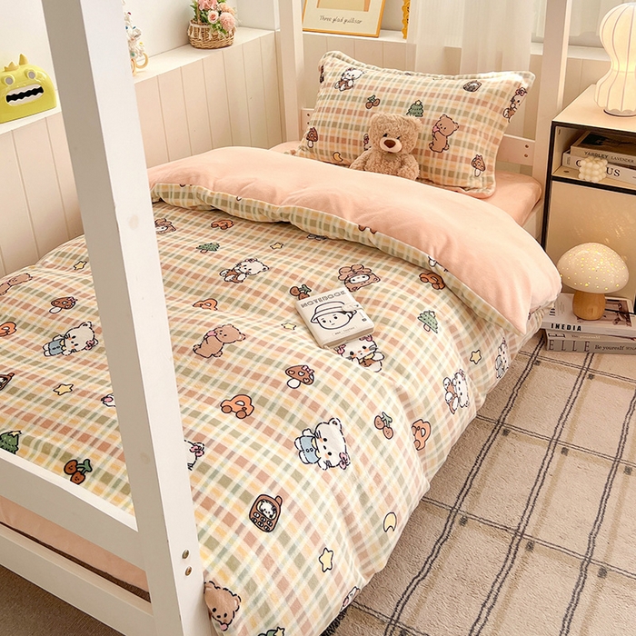 91家纺网 家纺一手货源 找家纺 卡普二店 2024新款牛奶绒学生三件套系列 凯蒂乐园