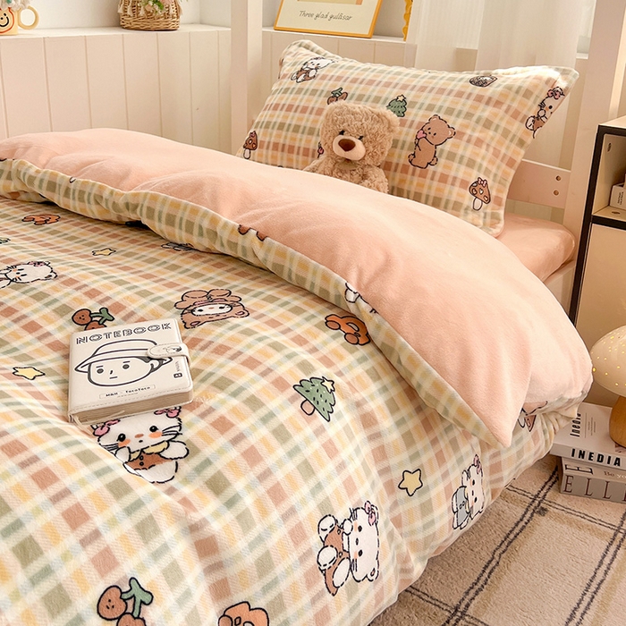 91家纺网 家纺一手货源 找家纺 卡普二店 2024新款牛奶绒学生三件套系列 凯蒂乐园