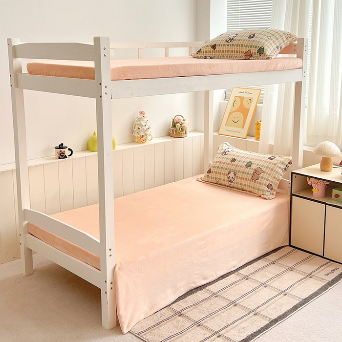 91家纺网 家纺一手货源 找家纺 卡普二店 2024新款牛奶绒学生三件套系列 凯蒂乐园