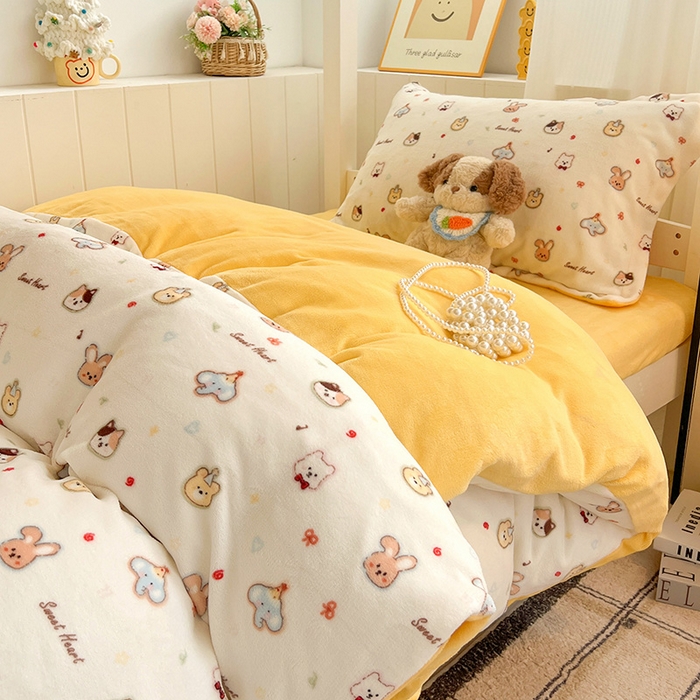 91家纺网 家纺一手货源 找家纺 卡普二店 2024新款牛奶绒学生三件套系列 童趣时光