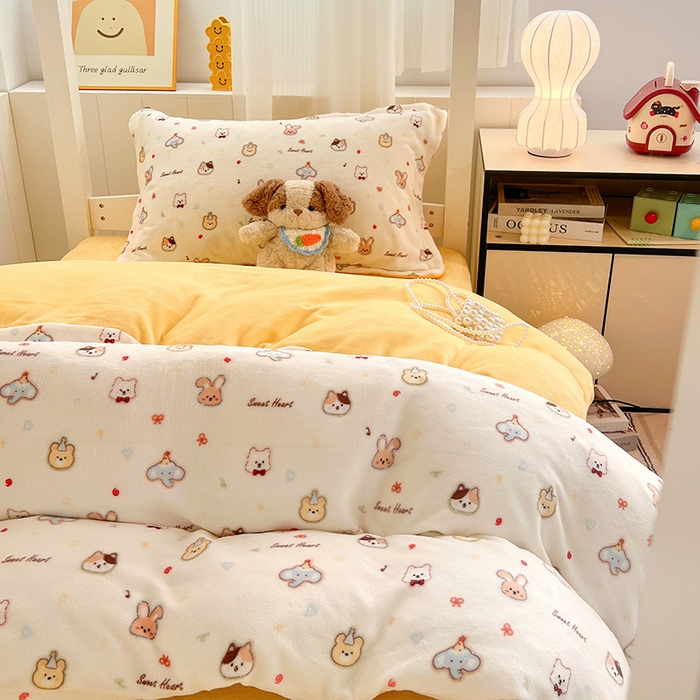 91家纺网 家纺一手货源 找家纺 卡普二店 2024新款牛奶绒学生三件套系列 童趣时光