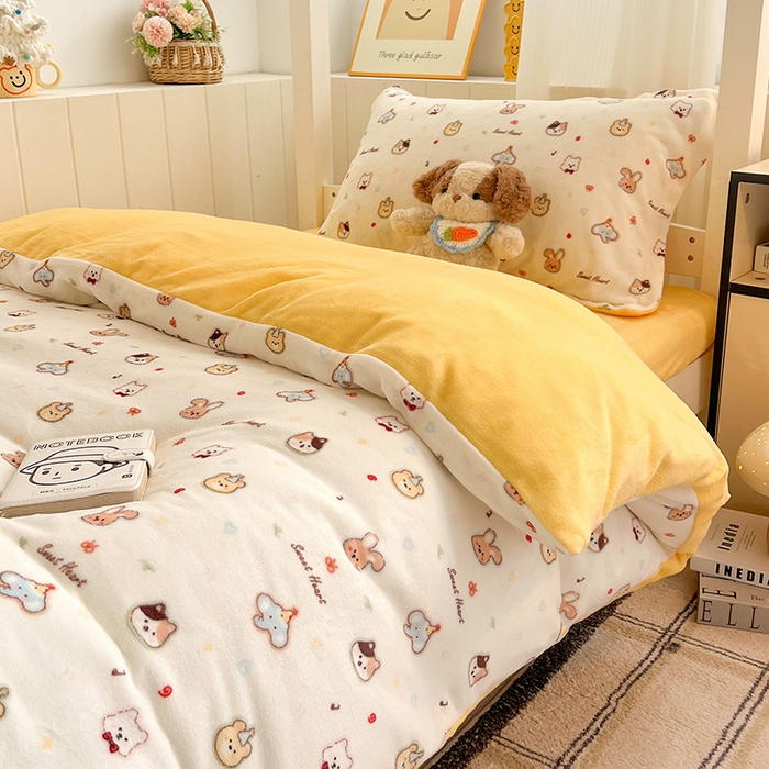 91家纺网 家纺一手货源 找家纺 卡普二店 2024新款牛奶绒学生三件套系列 童趣时光