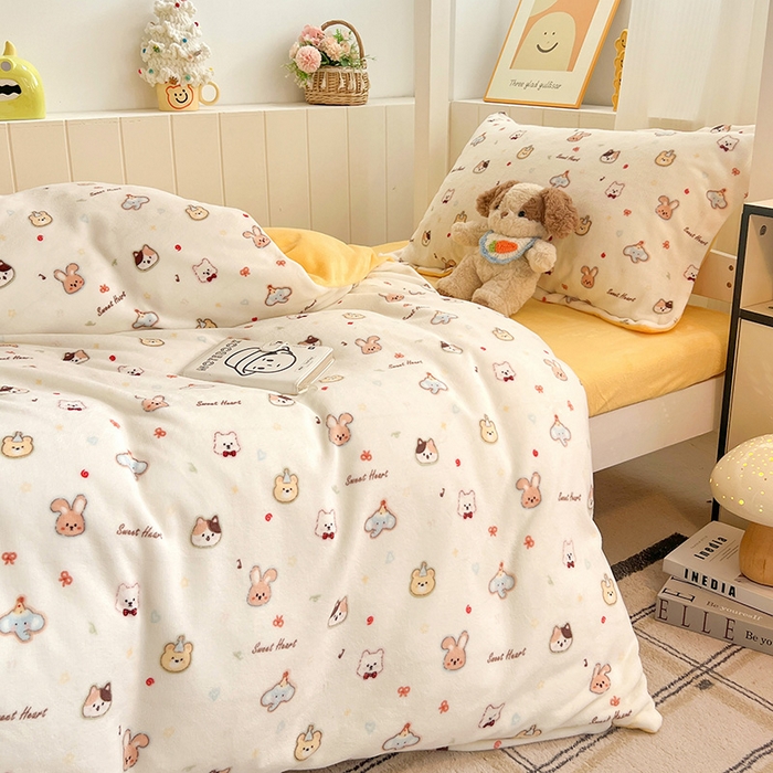 91家纺网 家纺一手货源 找家纺 卡普二店 2024新款牛奶绒学生三件套系列 童趣时光