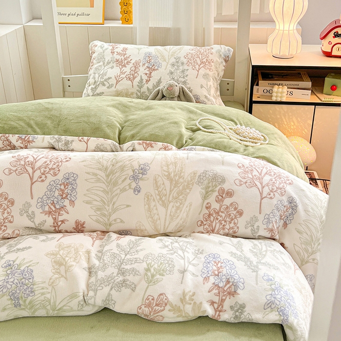 91家纺网 家纺一手货源 找家纺 卡普二店 2024新款牛奶绒学生三件套系列 幽兰花谷