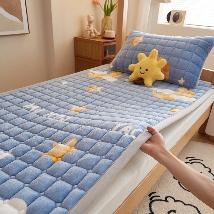 91家纺网 家纺一手货源 找家纺 （总）奇丝雅 2025新款A类牛奶绒床褥床垫家用学生宿舍上下铺寝室软垫床护垫夹棉褥子-学生床套件