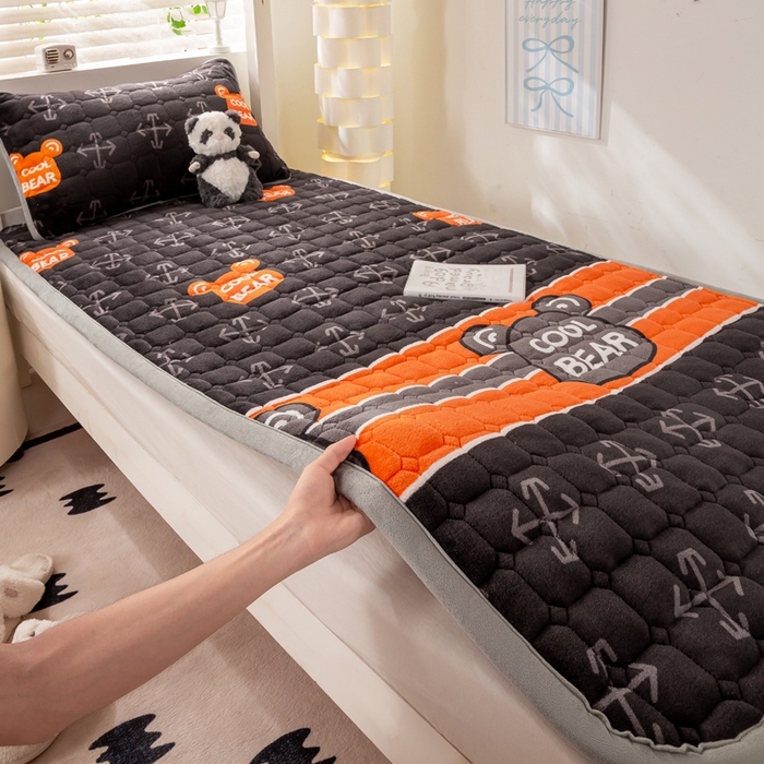 91家纺网 家纺一手货源 找家纺 宅部落 2025新款学生宿舍牛奶绒床垫保暖床褥子夹棉加厚印花床护垫 宝丽熊