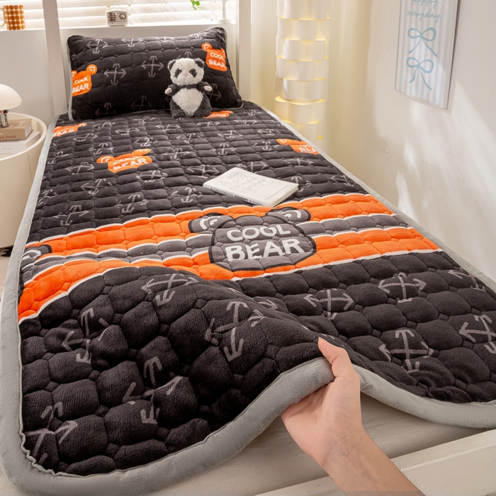 91家纺网 家纺一手货源 找家纺 宅部落 2025新款学生宿舍牛奶绒床垫保暖床褥子夹棉加厚印花床护垫 宝丽熊