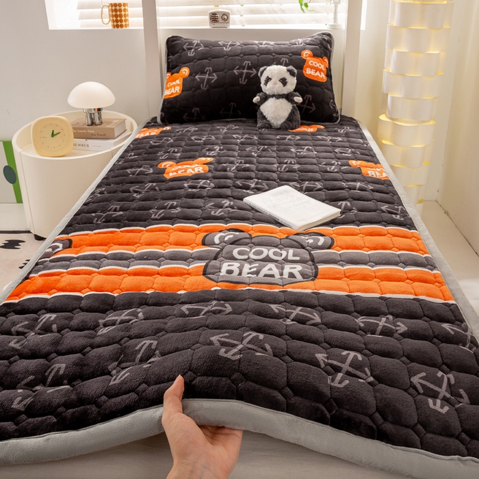 91家纺网 家纺一手货源 找家纺 宅部落 2025新款学生宿舍牛奶绒床垫保暖床褥子夹棉加厚印花床护垫 宝丽熊