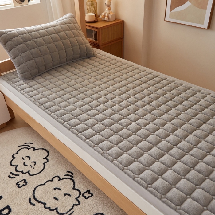 91家纺网 家纺一手货源 找家纺 奇丝雅 2025新款A类牛奶绒床褥床垫家用学生宿舍上下铺寝室软垫床护垫夹棉褥子-学生床套件 高级灰