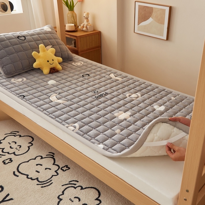 91家纺网 家纺一手货源 找家纺 奇丝雅 2025新款A类牛奶绒床褥床垫家用学生宿舍上下铺寝室软垫床护垫夹棉褥子-学生床套件 满天星