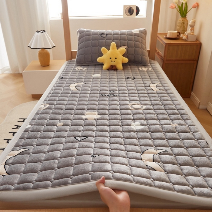 91家纺网 家纺一手货源 找家纺 奇丝雅 2025新款A类牛奶绒床褥床垫家用学生宿舍上下铺寝室软垫床护垫夹棉褥子-学生床套件 满天星