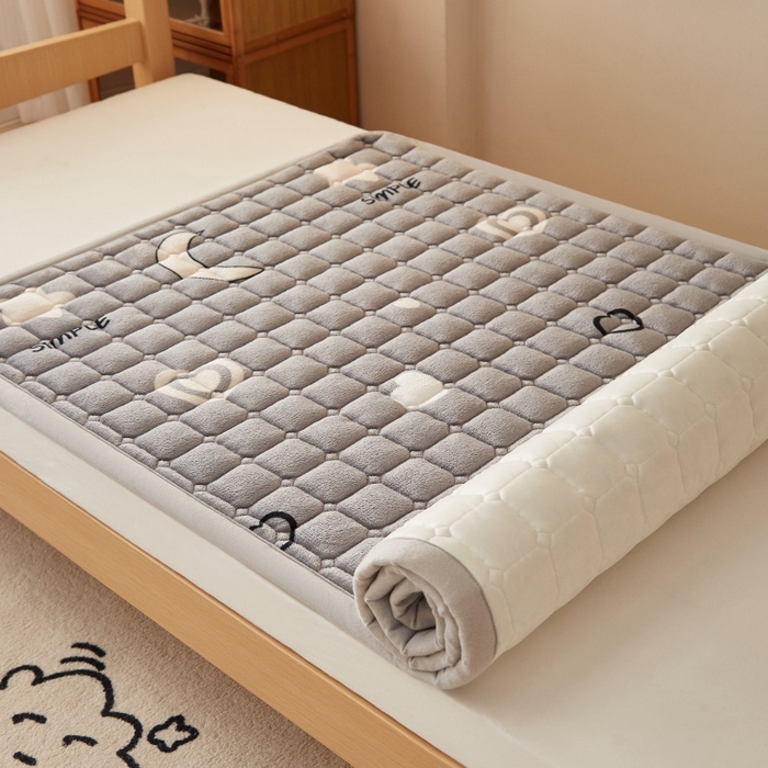 91家纺网 家纺一手货源 找家纺 奇丝雅 2025新款A类牛奶绒床褥床垫家用学生宿舍上下铺寝室软垫床护垫夹棉褥子-学生床套件 满天星