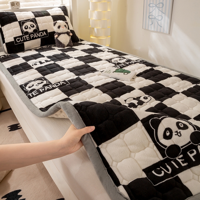 宅部落 2025新款学生宿舍牛奶绒床垫保暖床褥子夹棉加厚印花床护垫 熊猫格
